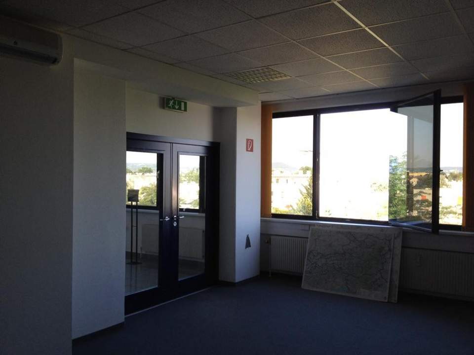 Moderne Büroflächen ca. 366 m² - 786 m² zu mieten.
