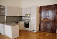 Elegante Loft-Wohnung mit Stuckdecken & Intarsientüren