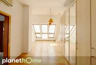 Charmante sonnige Dachgeschoss-Maisonette im Altbau mit 4 Zimmern und Terrasse