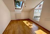 Hofseitige Drei Zimmer DG-Wohnung Nähe U3 Kardinal Nagel Platz!