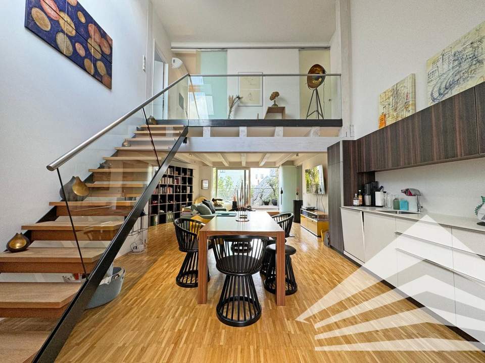 Traumhafte 3 Zimmer-Galeriewohnung mit Küche & Balkon - direkt an der Promenade
