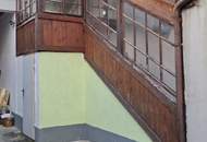 Sanierungsbedürftiges Einfamilienhaus mit diversen Nebenräumen!