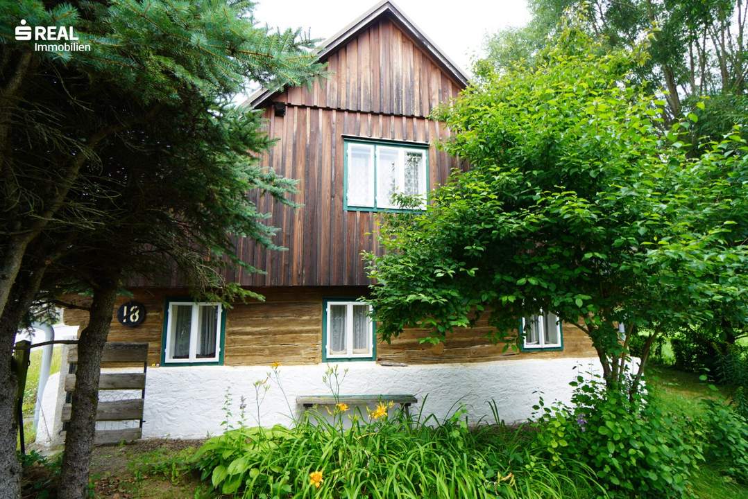 Altes Stein-Holzblockhaus mit großem Garten in idyllischer Lage - perfekt für Naturliebhaber und Golfer!