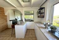 Satzberg Living – Exklusive Doppelhaushälfte zu renovieren mit Privatgarten &amp; sonniger Terrasse in Bestlage
