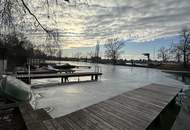 UFERPARZELLE mit privatem Badesteg und Badehäuschen am Neufelder See – beim Yachtclub auf Pachtgrund zu verkaufen