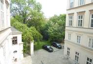 Prachtvolle Beletage mit Balkon in Bestlage am Rochusmarkt! Komplett möbliert.