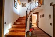 Prächtiges Doppelhaus geteilt in 2 Wohneinheiten in Aussichtslage in Omes – Skigebiete, Tiroler Flair, u. v. m.!