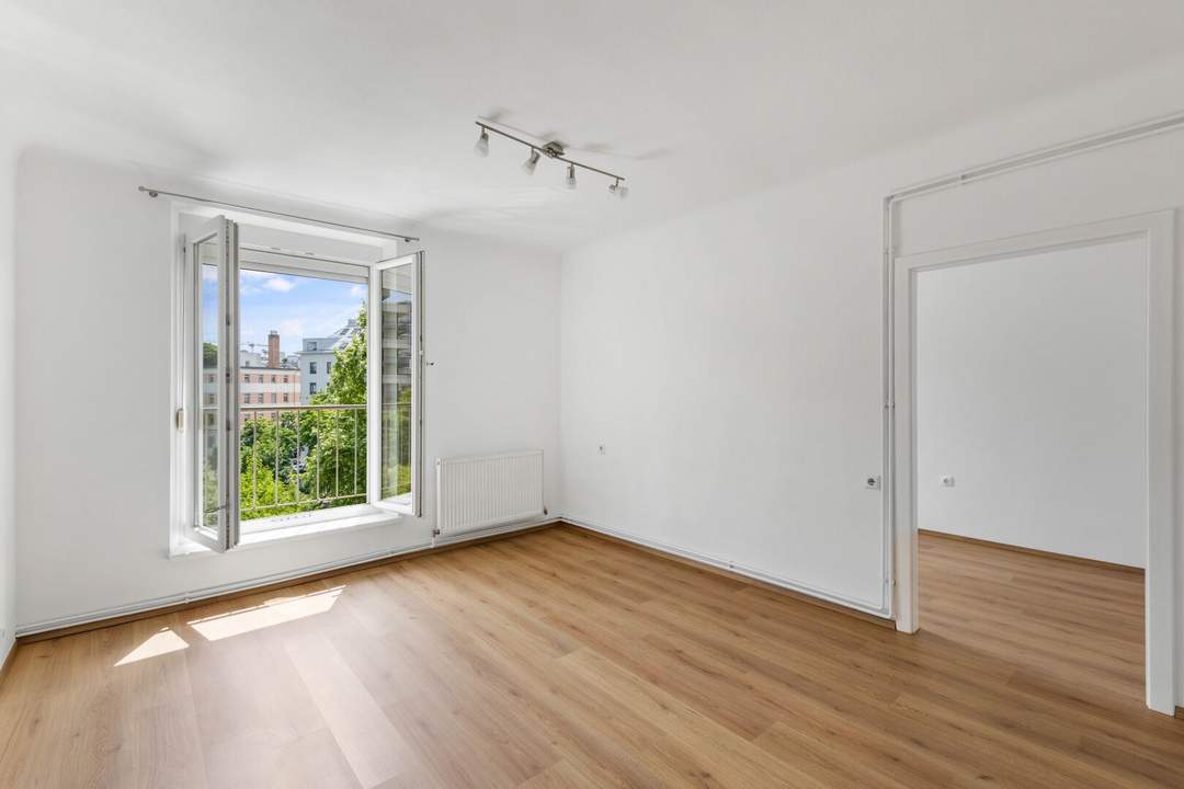 RENOVIERTE 3 Zimmer Neuwohnung - GRÜNER, UNVERBAUBARER AUSBLICK!!