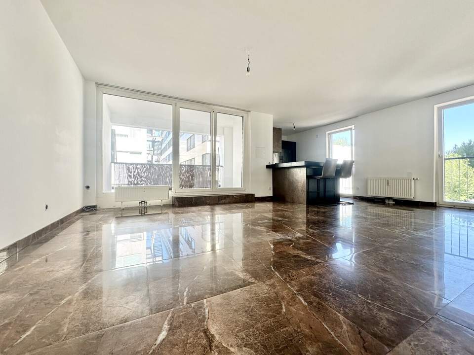 TOPPREIS - AB SOFORT BEZIEHBAR! Tolle 4 Zimmerwohnung + Loggia INKL. GARAGENSTELLPLATZ & KÜCHE! Absolute Ruhelage!