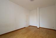 Wohnen im Schloss - 4 Zi. Wohnung mit historischem Flair in ansprechender Lage!