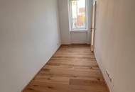 3-ZIMMER-ALTBAU SANIERT *MIT EINBAUKÜCHE* - ERSTBEZUG