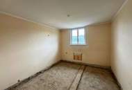 Sanierungsbedürftige Drei-Zimmer-Wohnung mit zwei Parkplätze | RIEDERSBACH