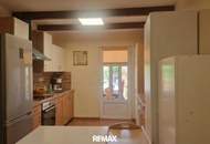 Neuwertiges 5-Zi. Einfamilienhaus mit Pool, 2 Terrassen & 2 Garagen in Deutsch-Haslau!