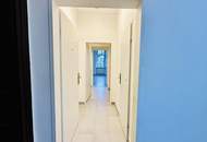 Kleine Altbauwohnung, frisch ausgemalt, neuwertige Küche, ruhig im Hinterhof gelegen, mit guter Raumaufteilung.