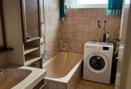 AUSBLICK AUF DIE BERGE MIT GROßEM GARTEN UND WERKSTATT