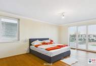 Stilvolle Villa mit gepflegtem Garten und großzügiger Garage