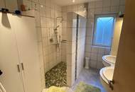 Großzügiges Einfamilienhaus mit Pool, Garten und Carport in Seewalchen