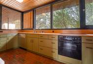 Großes Grundstück in Wolfurt mit Bungalow, der auf hoch motivierte Heimwerker wartet