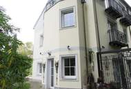 REPRÄSENTATIVE VILLA MIT BLICK IN DEN SCHLOSSPARK