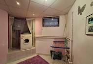 "Kleingartenhaus mit Pool auf Eigengrund nahe Siemensstrasse"