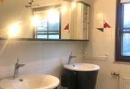 Panorama- & Wohlfühloase am Dunkelsteinerwald mit Hallenbad. Top-Lage zu einem Preis, der zum Zugreifen einlädt.