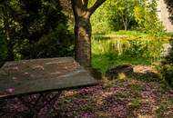 "Die kleine Muse am Teich!"