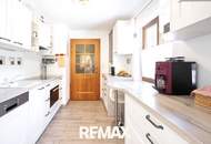 GRÜNDBERGSIEDLUNG | Einfamilienhaus mit traumhaftem Garten, Pool, Carport & Garage in sonniger Grünlage!