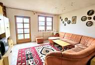 Großes Zweifamilienhaus, unterkellert auf teilbarem Grundstück und Entwicklungspotenzial in Ruhelage