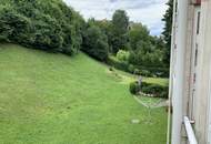 Hier wird hoher Wohnkomfort in ländlicher Gegend geboten! Hell und freundlich mit sonniger Loggia, viel Stauraum und kostenlosem Parkplatz direkt vor der Türe!