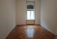 Traumhafte, helle und gut eingeteilte 83,73m² Altbauwohnung (1.OG) nähe Herz-Jesu-Kirche