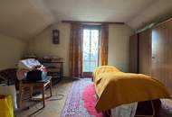 Attraktives Baugrundstück mit sanierungsbedürftigem Haus – Perfekt für Bauträger