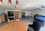 Tolles Zweifamilienhaus mit Einliegerwohnung, sonniger Terrasse, Keller, Doppelgarage und Pool!