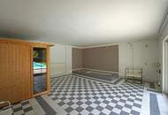 Repräsentative Villa mit Pool und Wellnessbereich in sonniger Waldrandruhelage