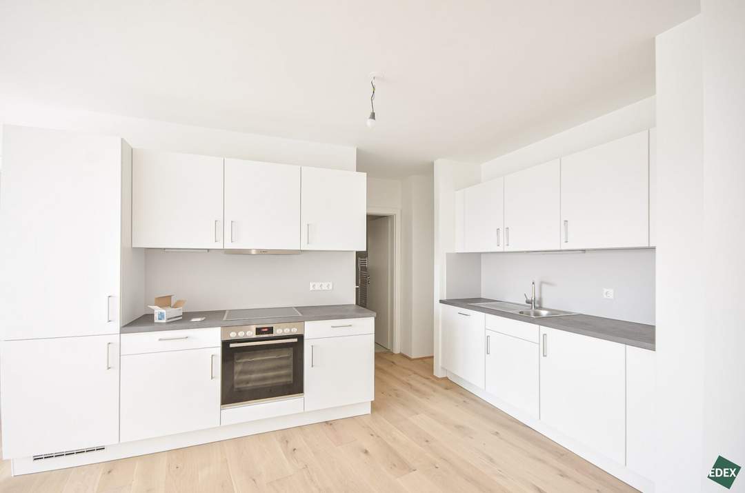 Attraktive 2 Zimmer Wohnung mit Balkon nahe der U3 Kendlerstraße
