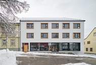 Vollvermietetes Neubau-Zinshaus am Hauptplatz Schrems – nachhaltig & architektonisch herausragend