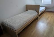 VOLLMÖBLIERTE DG-Wohnung mit westseitiger Terrasse ++ Eine Ebene ++ AB AUGUST!!
