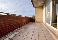 Helle 4-Zimmer-Dachgeschosswohnung mit Terrasse &amp; TG-Platz