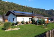 Neuwertiger Bungalow mit Doppelgarage an der Donau
