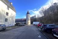 "Wohnung mit Balkon und Parkplatz"