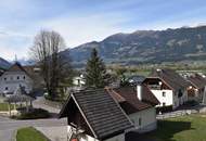 Sanierungsbedürftiges Mehrfamilienhaus mit großem Baugrundstück