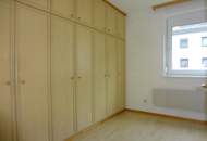 HELLE DREIZIMMERWOHUNG IN RUHIGER LAGE!