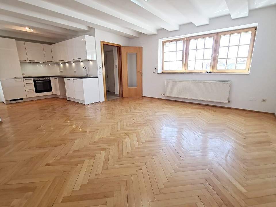 AUGARTEN-NÄHE, FÖRSTERGASSE, klimatisiertes 93 m2 Dachgeschoß, 3 Zimmer, Komplettküche, 2 Bäder, Parketten, Fernblick