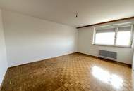 Neu sanierte, helle Wohnung mit toller Aussicht!