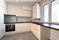 HELL UND SEHR GROSSZÜGIG - HOCHWERTIG SANIERTE 5-ZIMMER-WOHNUNG MIT BALKON IM 5. LIFTSTOCK