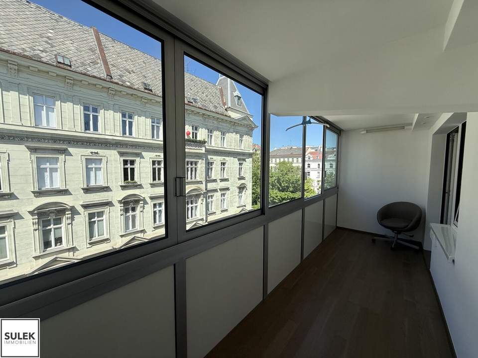 ab sofort: charmanter 3 Zimmer Wohnung mit verglaster Loggia - nahe Gumpendorfer Straße / Mariahilfer Straße