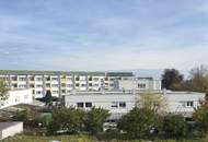 Helle, praktisch geschnittene 2-Raum-Wohnung in ruhiger und beliebter Lage von Wels – mit eigenem Parkplatz, durchdachter Ausstattung und entspannender grüner Aussicht!