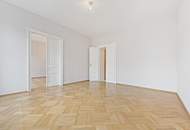 In Bestlage nahe Karmelitermarkt: Zentral begehbare Maisonette-Altbauwohnung in sehr gepflegtem Zustand und freiem Blick