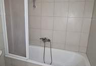 UNBEFRISTET, INNSTRASSE, 60 m2 Altbau, 2 Zimmer, Komplettküche, Wannenbad, Parketten, 1. Liftstock