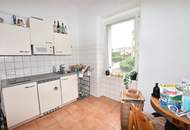 Renovierter Altbau mit großer Raumhöhe in Ruhelage