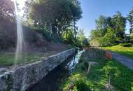 Idyllisches Landhaus mit Stallungen und eigenem Bachlauf